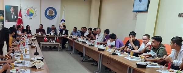 ŞEHİT BUMİNHAN TEMİZKAN ORTAOKULU KAHVALTI